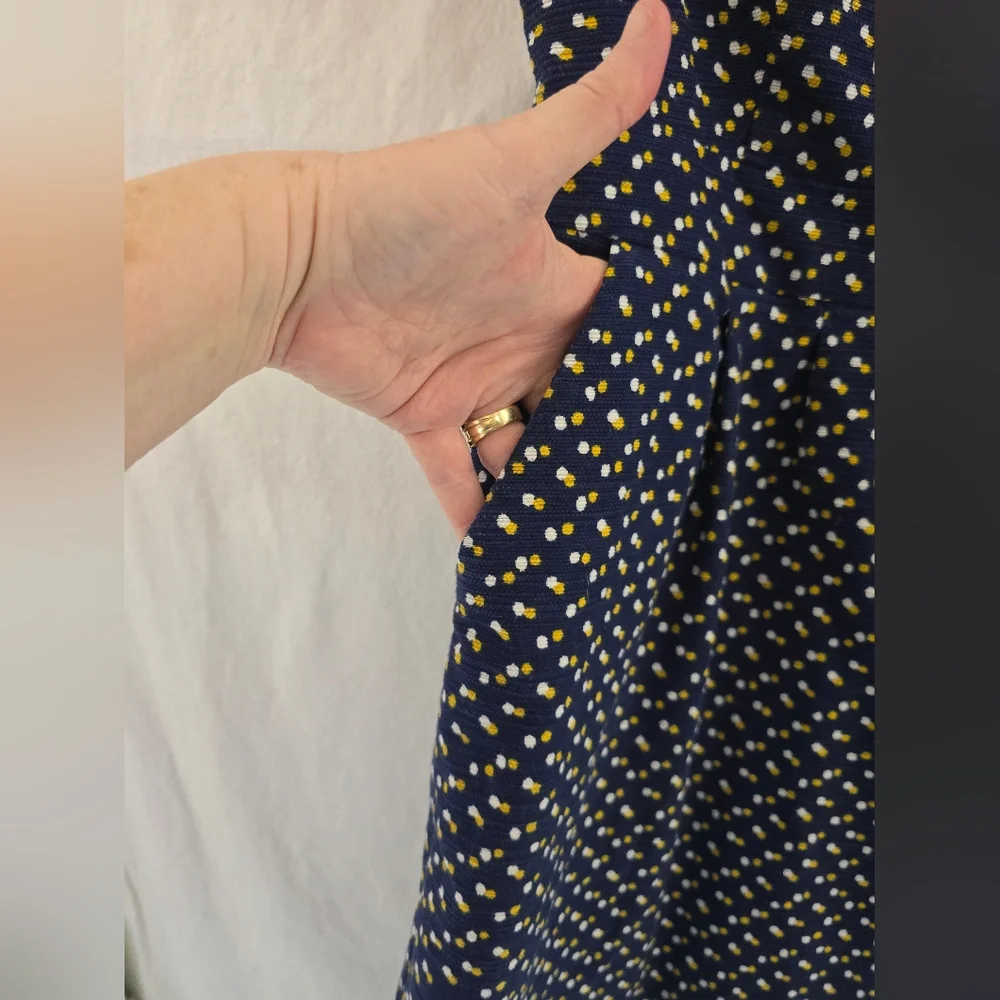 BODEN Navy Blue W/ White&yellow Dots S Sleeve Shift Zip Back Cotton Dress. Sz 8 - Picture 3 of 12